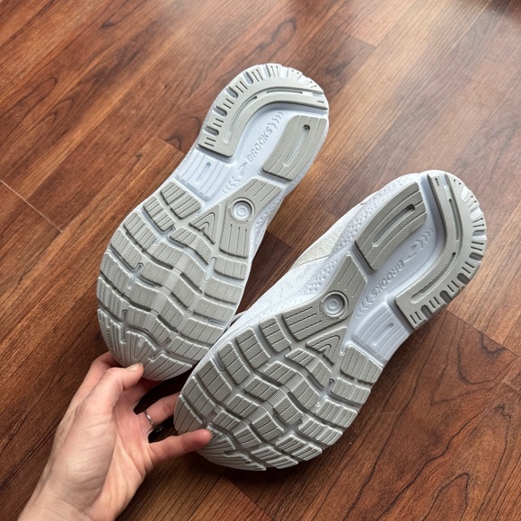 Brooks Ghost 16, 9.5 B Womens - Picture 4 of 7